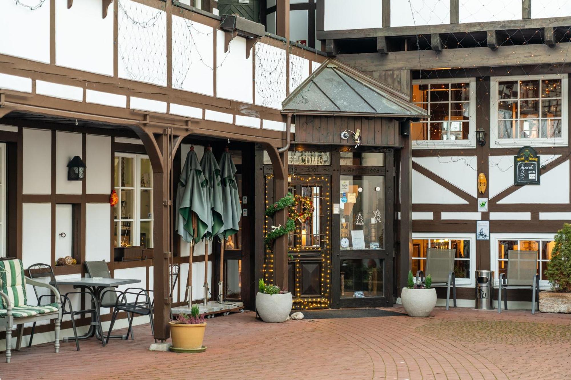 Landhotel&Restaurant Kains Hof Uhlstädt Exterior foto